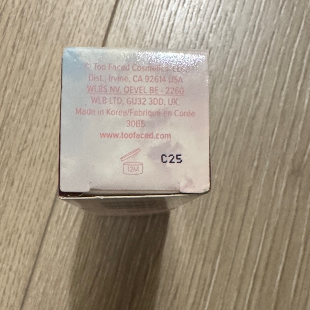 Too Faced Love Potion Heart Box liquid blush - Picture 16 of 16